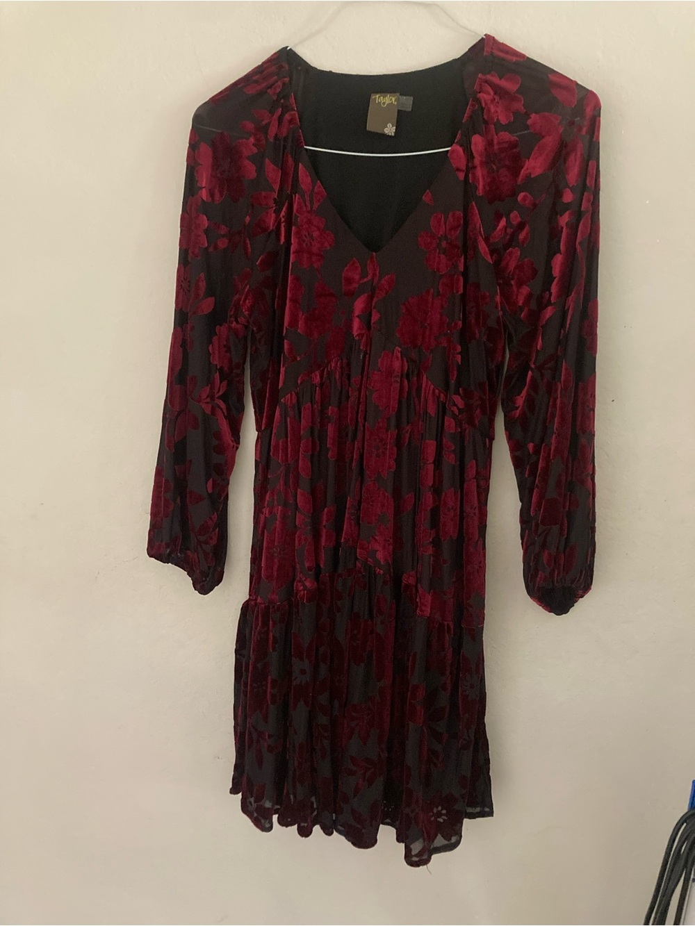 Taylor Black and Burgundy Floral V-Neck Long Sleeve Dress